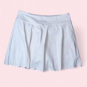 Chic White Scalloped Mini Skirt